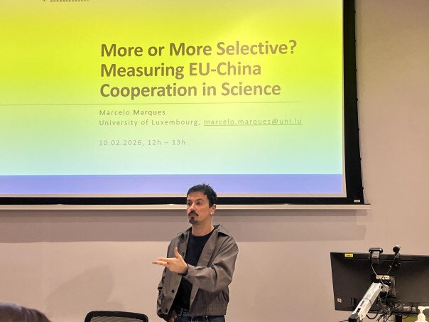 Gallery image of More or More Selective?  Measuring EU-China Cooperation in Science - 1