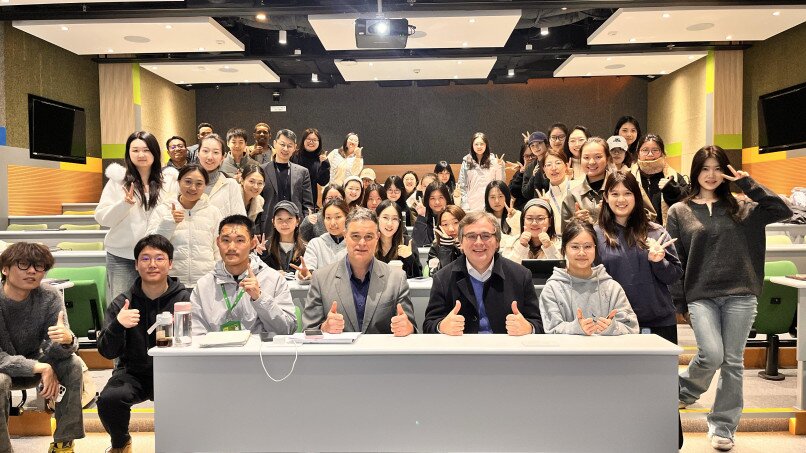 Gallery image of Leading Global Universities - 5